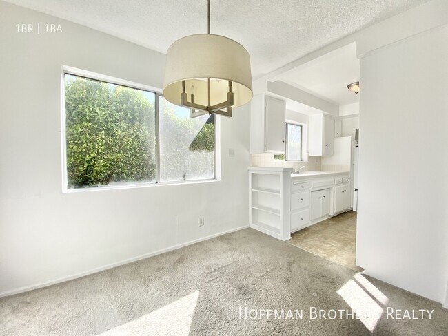 Building Photo - 915 N Spaulding Ave