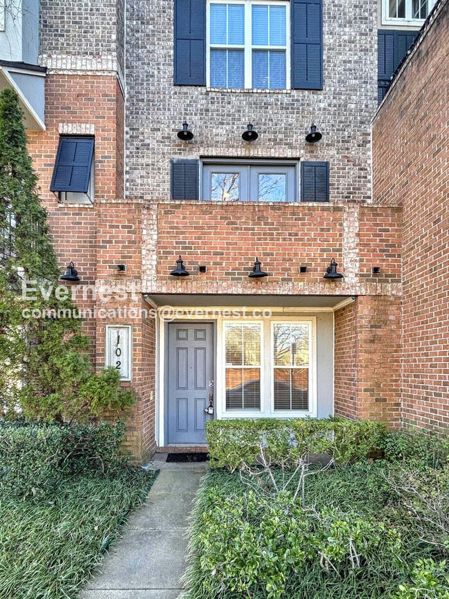 Photo - $500 off the first month’s rent! 2 Bed/4 Bath Condo with Detached Garage / Pet-Friendly / Availab...