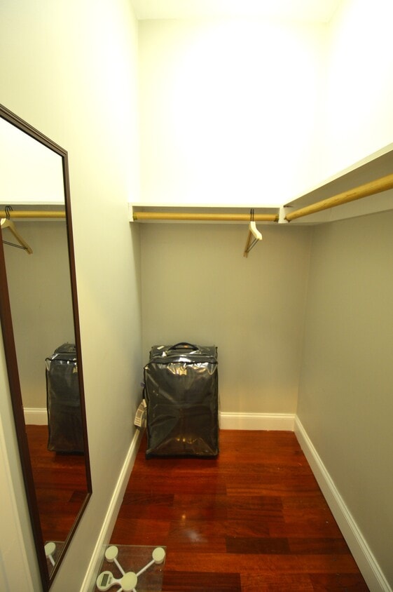 Primary Photo - 10 Bristol St