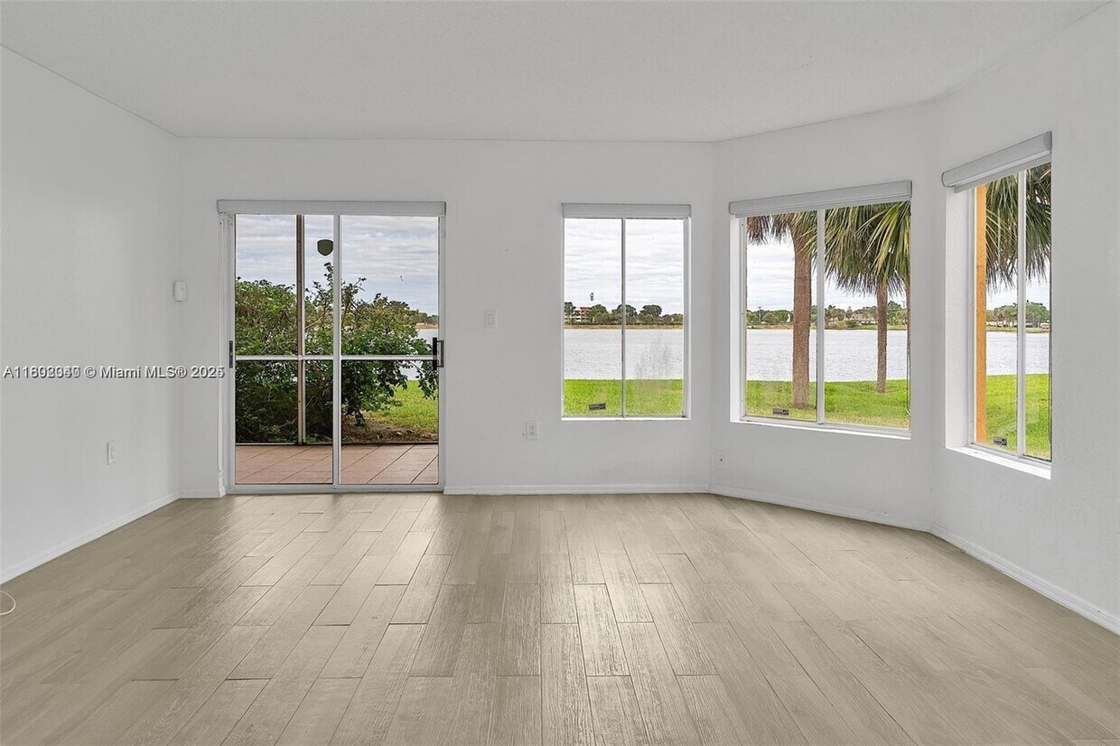 Foto principal - 2351 NW 33rd St