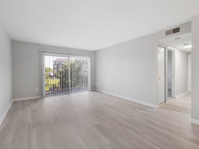 Foto del edificio - 325 Orchard Trace Ln