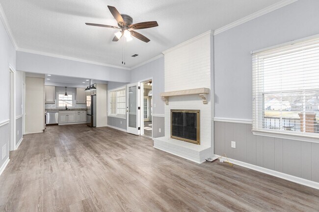 Building Photo - Spacious 3BR Townhome in Greensboro