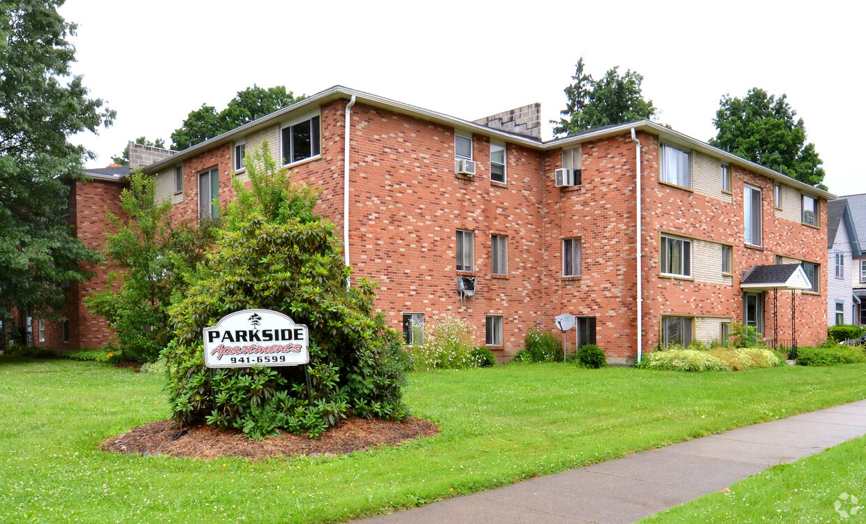 Primary Photo - Parkside Apartments