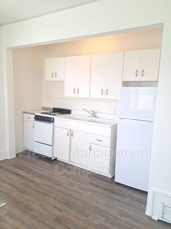 Foto del edificio - 833 N Van Ness Ave