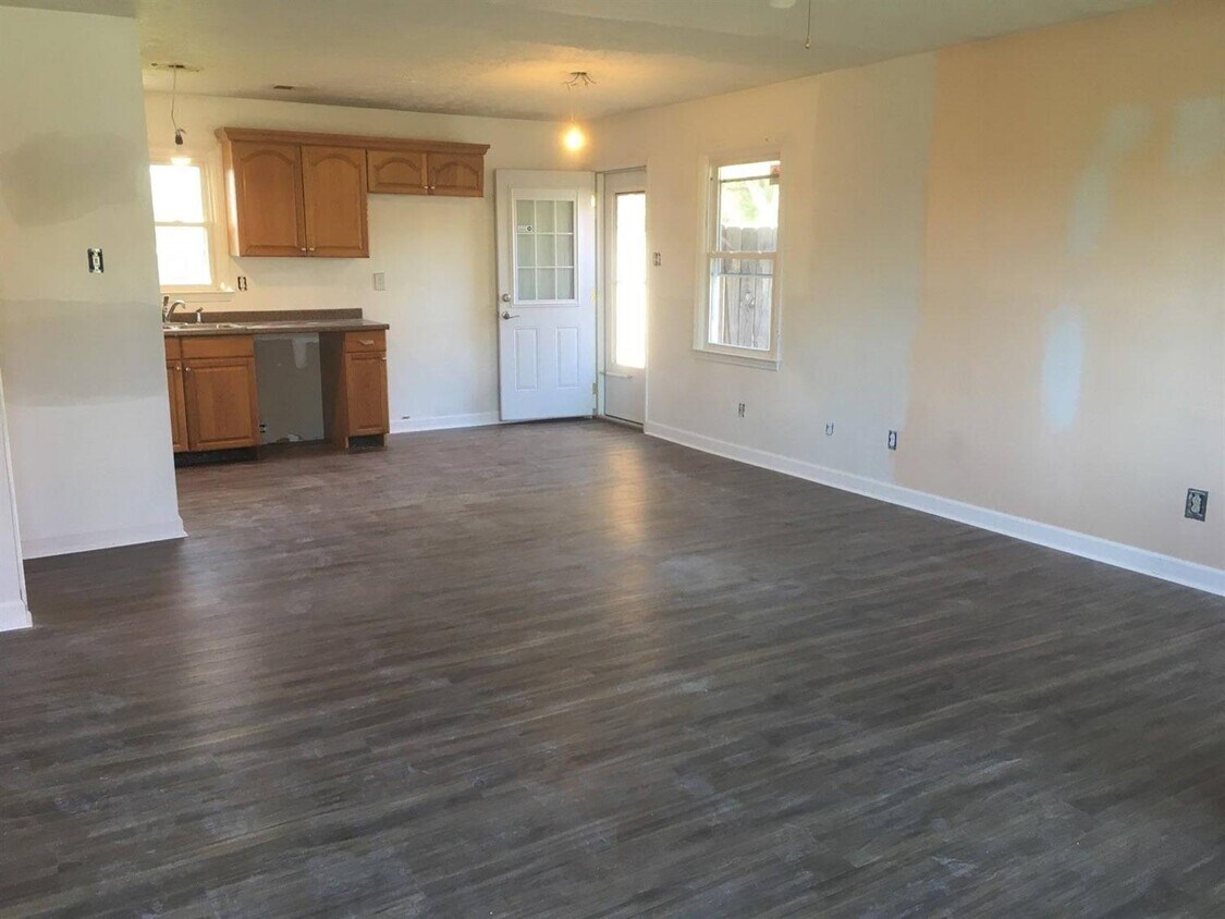 Foto del edificio - 3034 Pimlico Pkwy