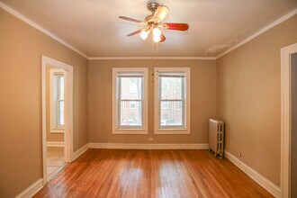 Building Photo - 5021 N Damen Ave