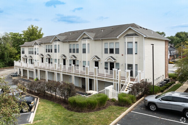 Building Photo - Stanford Place