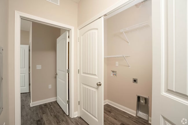 Building Photo - 4563 Wal Valley Way