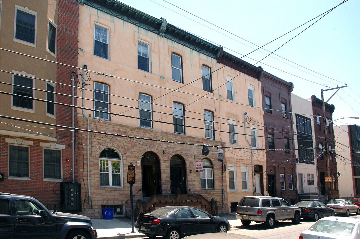 Building Photo - 1851 N 17th St