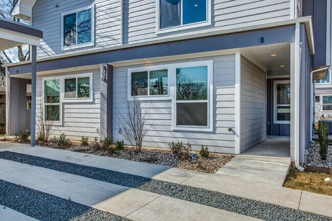 Foto del edificio - 6712 Mira Loma Ln