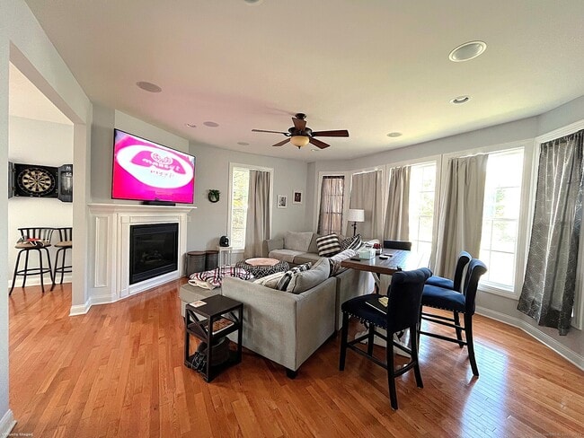 Building Photo - 11 Cobble Ct