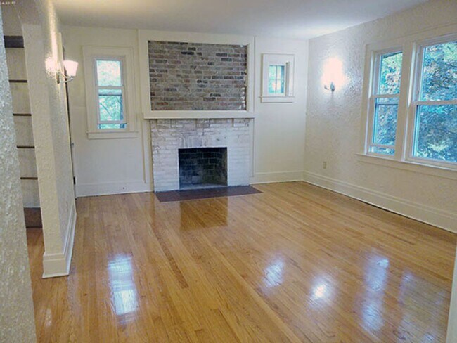 Building Photo - 400 Harvard Pl