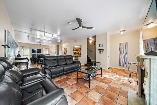 Foto del edificio - 7382 Regency Square Ct