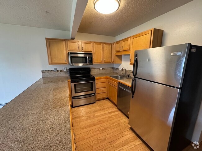 Building Photo - 1033 Straight Creek Dr