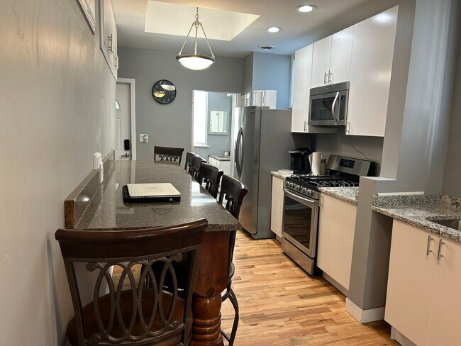Foto del edificio - 1216 N Rockwell St