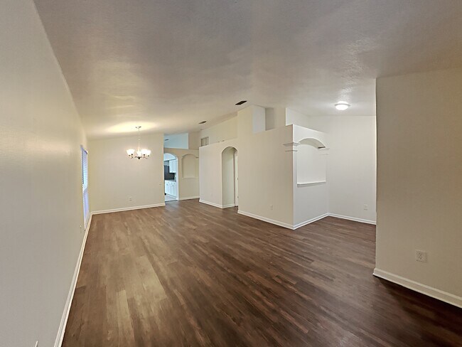 Building Photo - 2133 Shelbourne Court