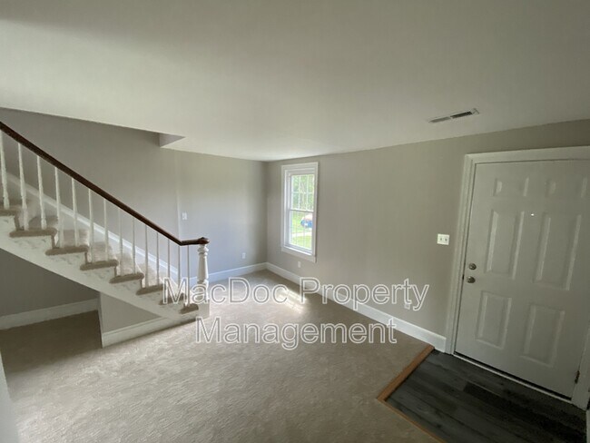 Foto del edificio - 210 Milford St