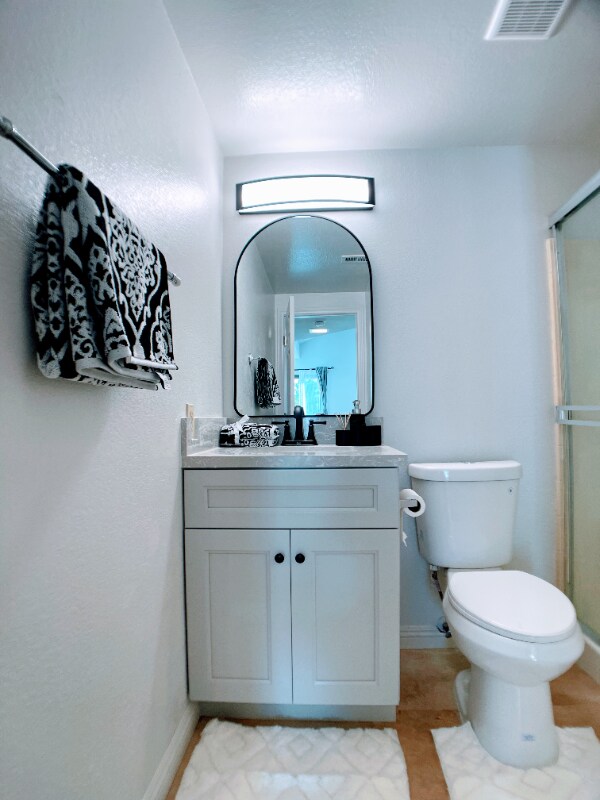 Foto del edificio - 22725 Lakeway Dr