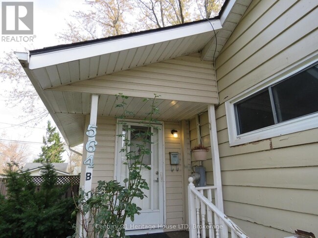 Building Photo - 564 Lakeview Rd