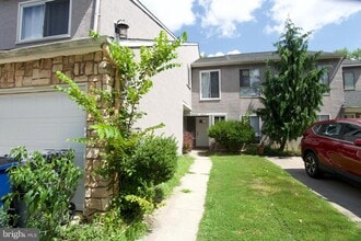 Building Photo - 45 Buttonwood Rd