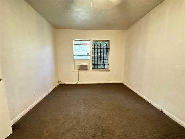 Foto del edificio - 6306 Flamingo Dr