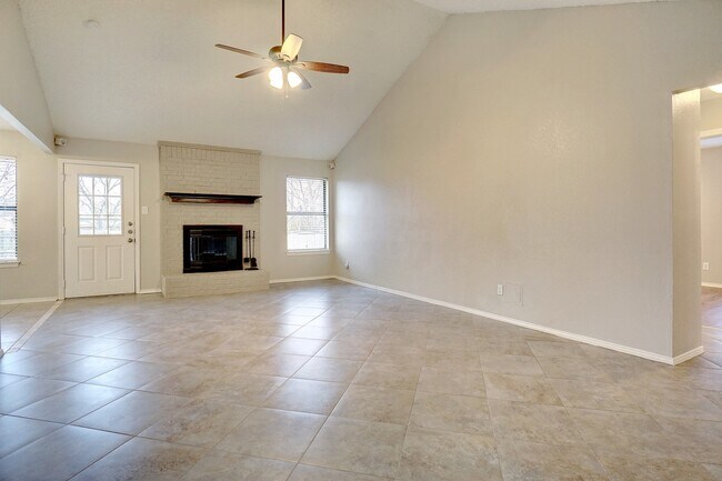 Foto del edificio - Super Nice 3-2-2 Brick Home!