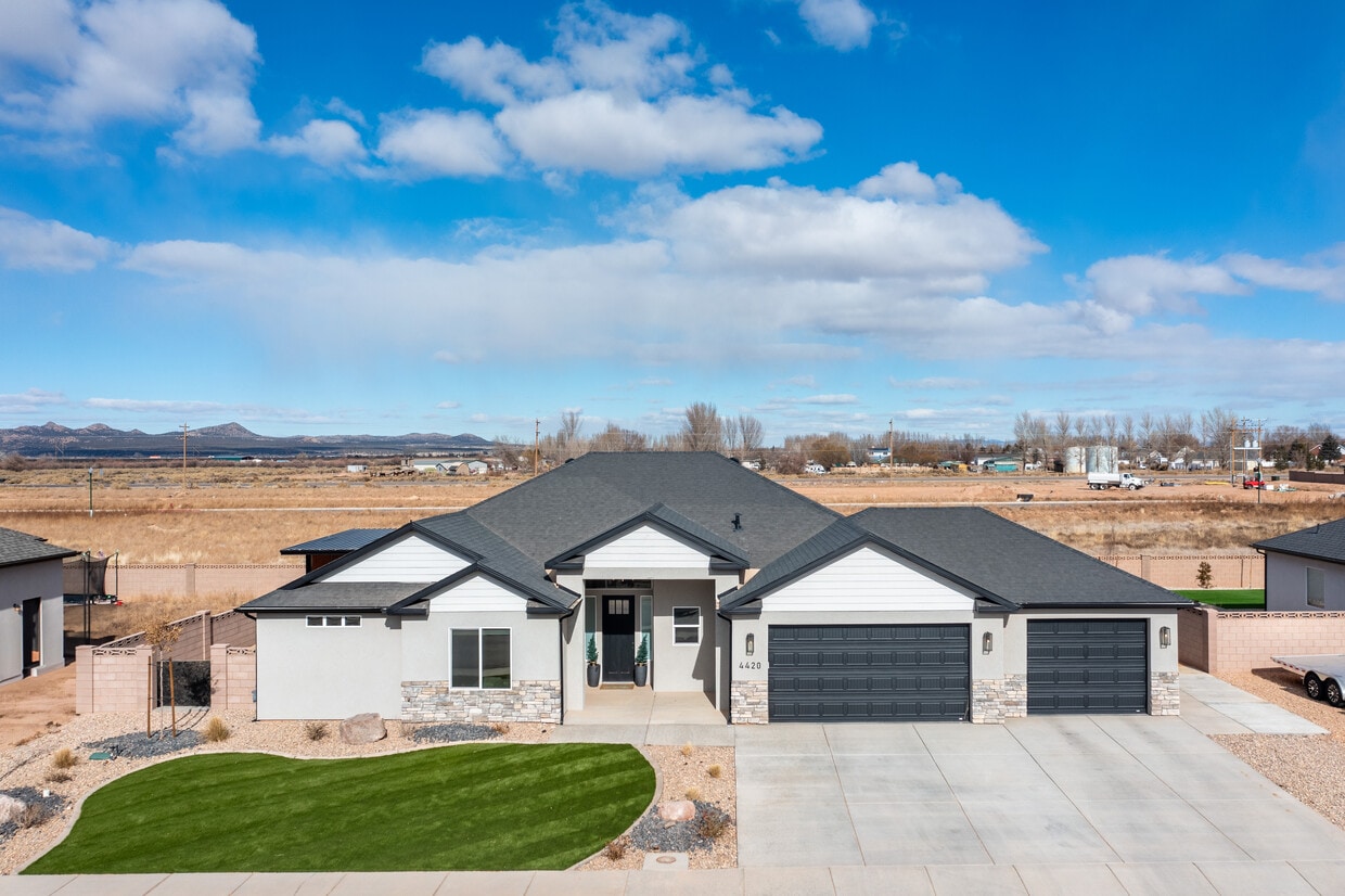 Foto principal - 4420 W 300 N