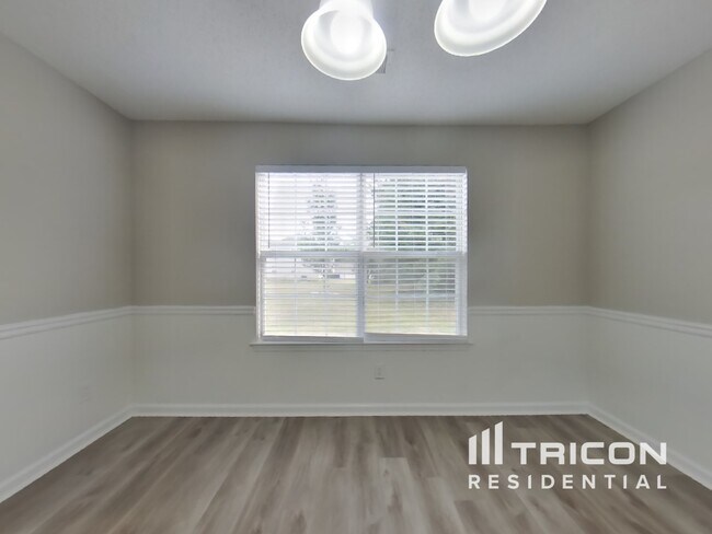Building Photo - 232 Ermines Way