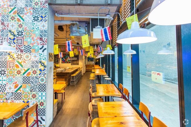 Interior Photo - King Charlotte