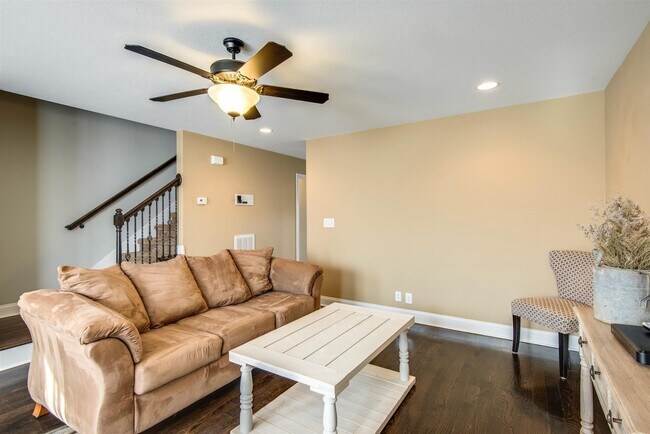 Foto del edificio - MOVE IN SPECIAL! Awesome 3 Bed/3 Bath! 2 M...