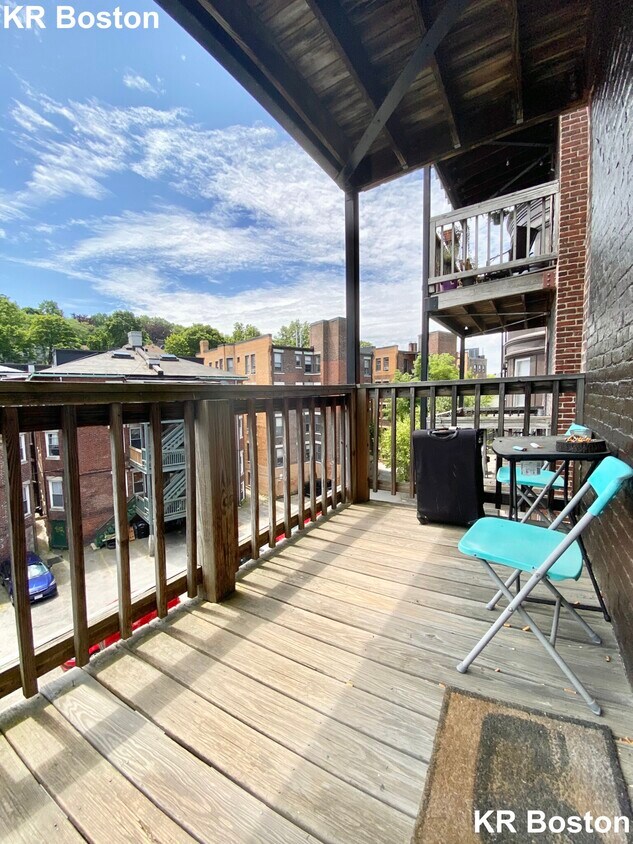 Foto principal - 1584 Beacon St
