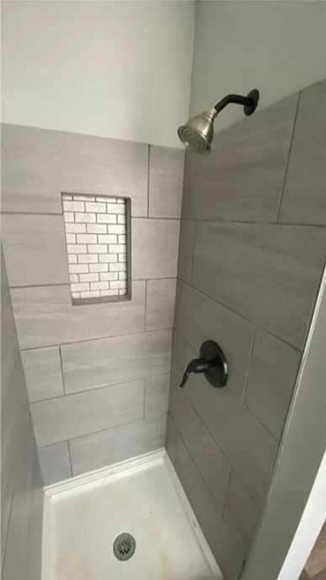 Redone Shower - 135 Delevan St