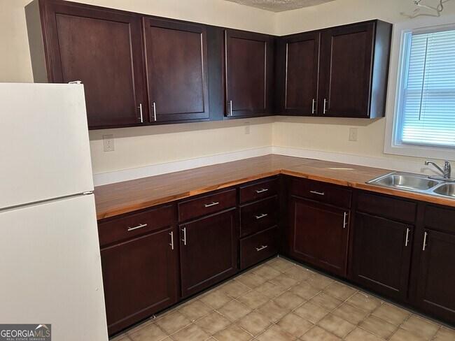 Building Photo - 207 Mt Moriah Rd