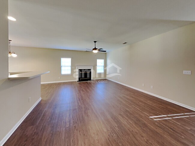 Foto del edificio - 116 Brewster Ct
