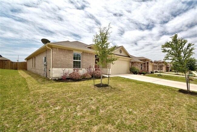 Building Photo - 5817 Roderick Dr
