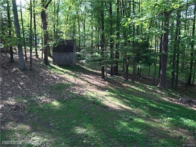 Building Photo - 5 br, 3 bath House - 102 ROSEGILL RD