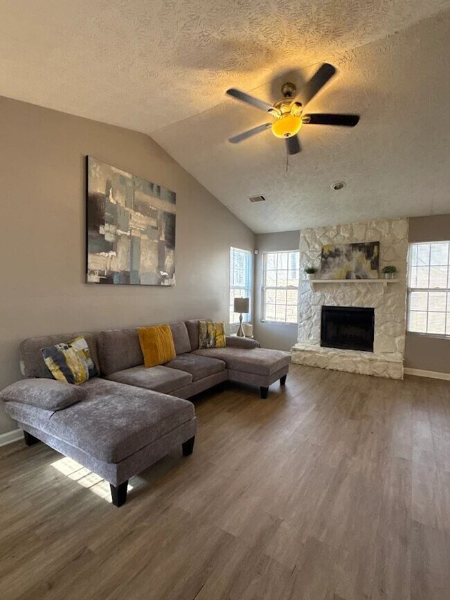 Building Photo - 5418-5420 Glen Haven Dr