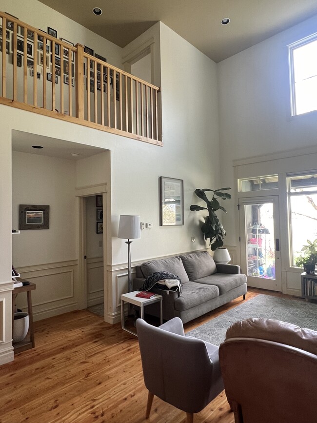 Foto del edificio - 3930 Baxter Ln