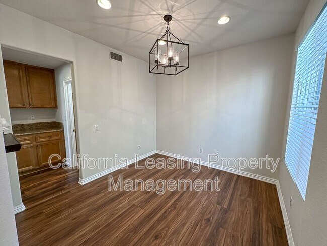 Foto del edificio - 25509 Via Ventana