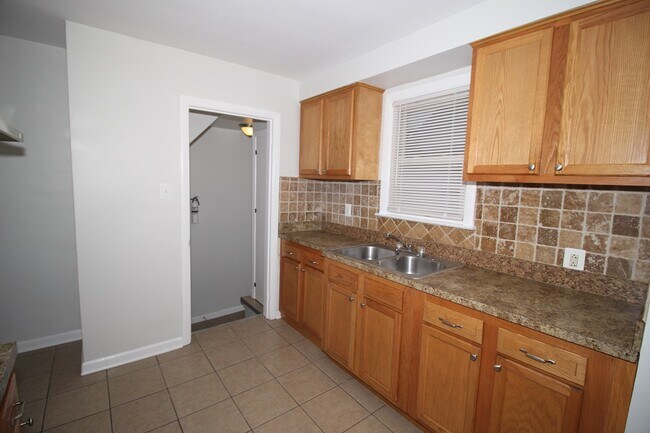 Building Photo - 22480 Lambrecht Ave