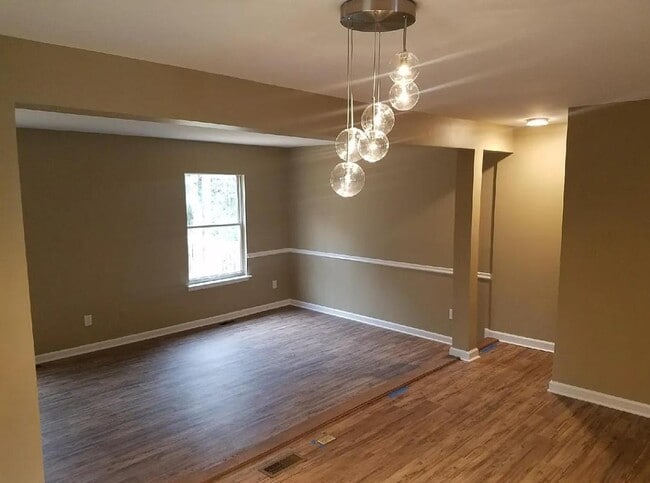 Building Photo - 1701 Kayla Ct