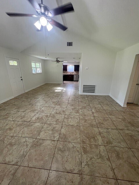 Foto del edificio - 5407 Bayou Dr