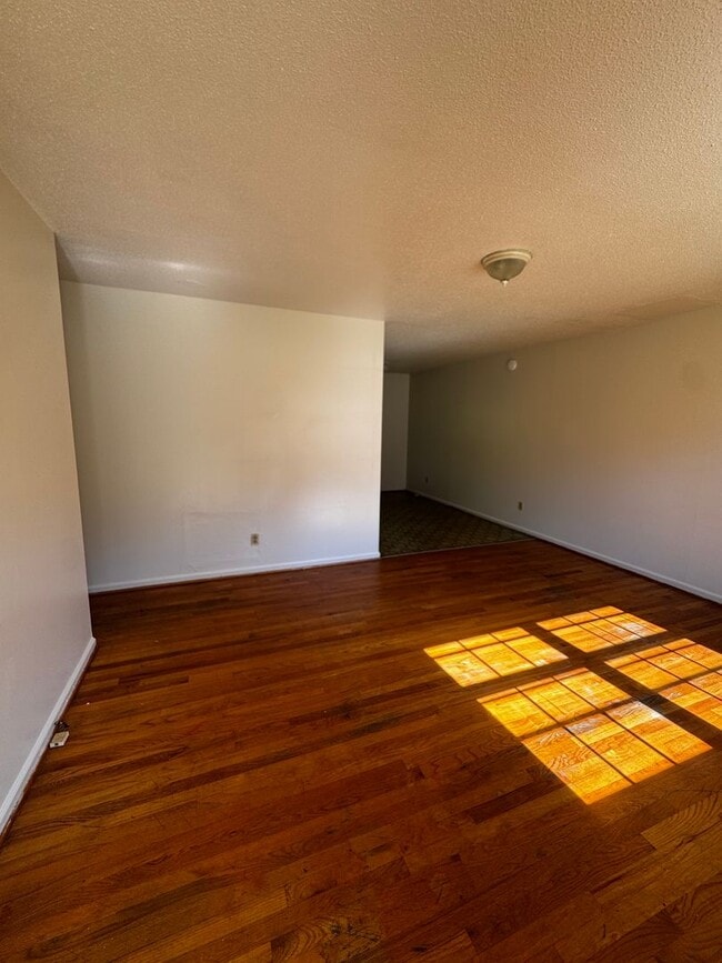 Building Photo - 1337 N Lafayette St