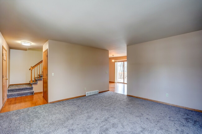 Building Photo - 5 Rylant Cir