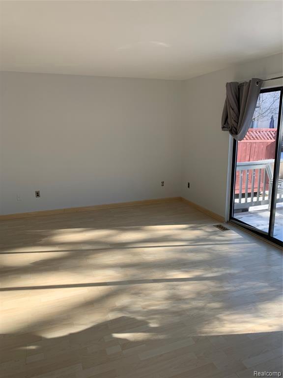 Building Photo - 17070 Kingsbrooke Dr