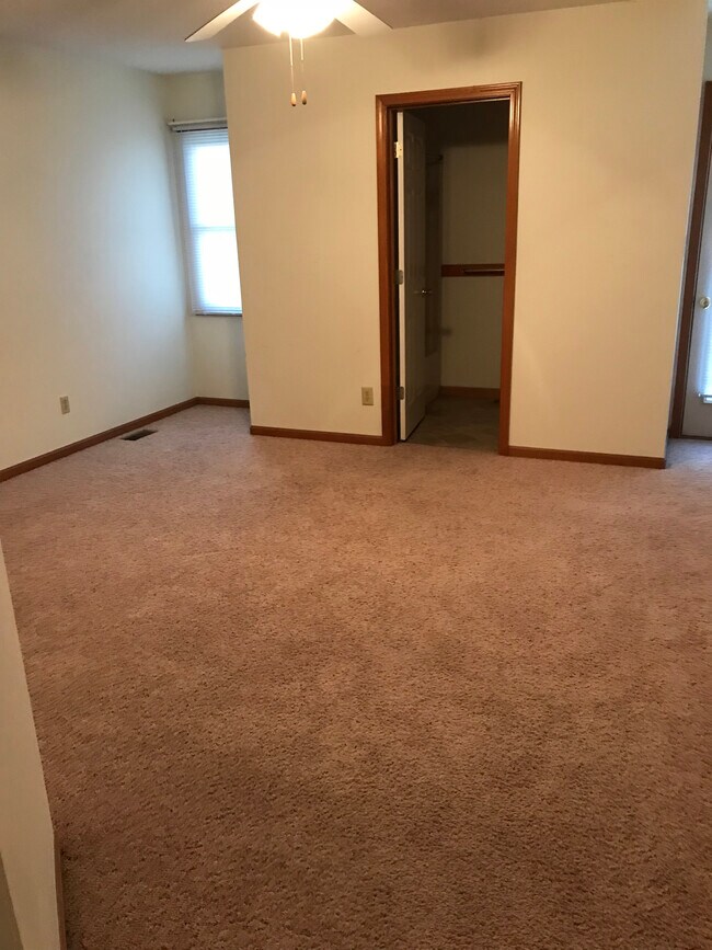 4407 Pickfair Rd Unit 4407, Springfield, IL 62703 Condo for Rent in