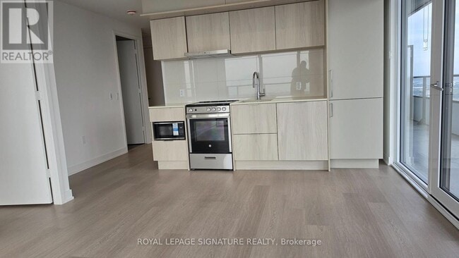 Photo du bâtiment - 448 Burnhamthorpe Rd W