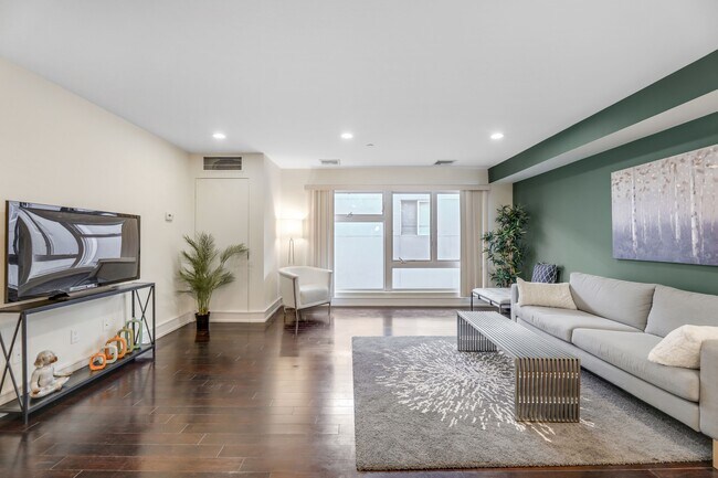 Foto del edificio - 310 Cliff Ln