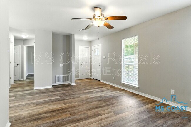 Building Photo - 198 Briarfield Ave