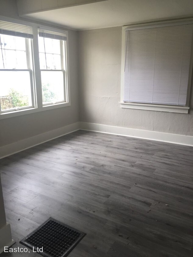 Foto principal - 2440-24405 Wayne Ave